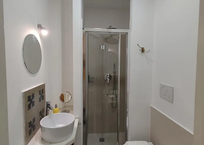 Crocetta Oda ve Kahvaltı 3*