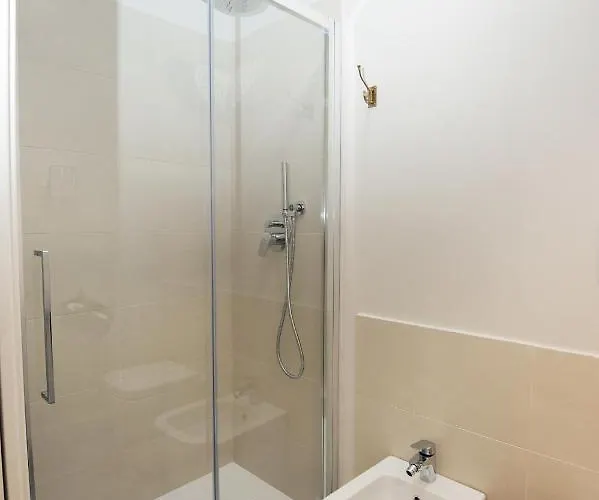 Crocetta Oda ve Kahvaltı 3*